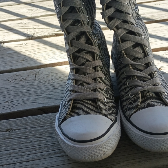 Coms - Picture 5 of 14